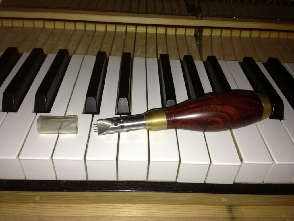 Voicing tool